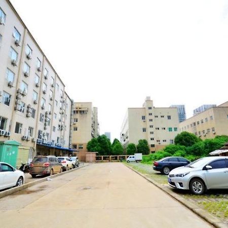 Jinjiang Inn Wuhan Optics Valley Avenue Gaoxiner Road Экстерьер фото